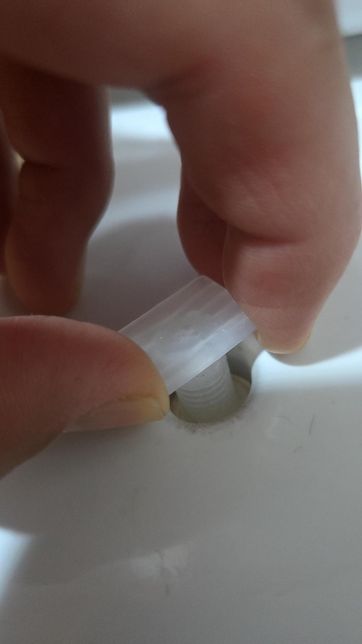 변기커버 교체 어려운 상황입니다 ㅜㅜ의 0번 째 이미지