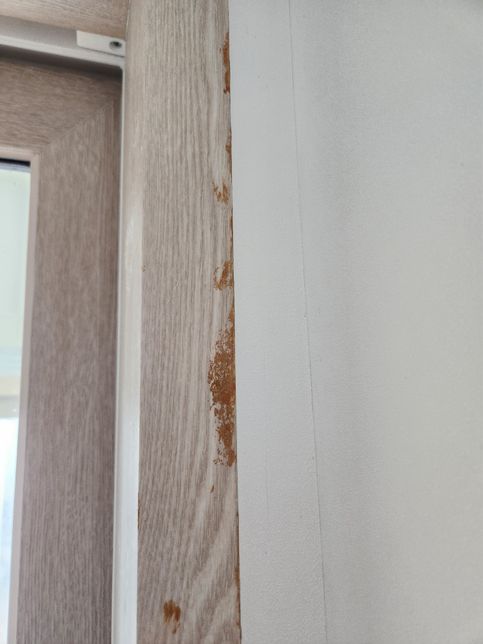 샤시 오염 지울수있는 방법 도와주세요?의 0번 째 이미지