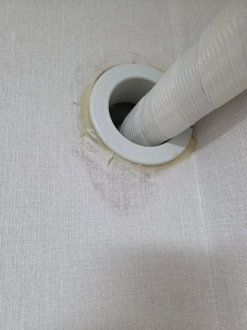 벽걸이 에어컨 배관 벽구멍 실리콘이 줄어들어요의 0번 째 이미지