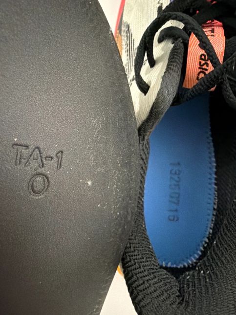 아식스 노바블라스트5 정품 문의드립니다의 1번 째 이미지