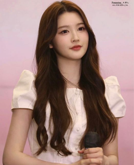 하츠투하츠 에이나가 입은 옷 정보거 궁금해요의 1번 째 이미지