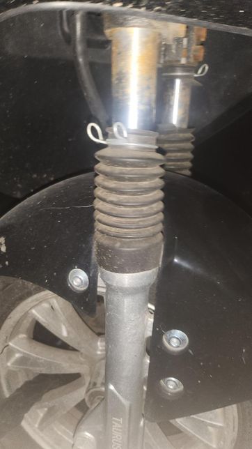 골못길 오토바이 주차 무단이동 기스난것같은데 cctv확인의 1번 째 이미지