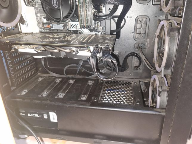 전력이 연결된 케이블이 어딨는지 못찾겠어요의 1번 째 이미지