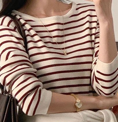 사진에 나와있는 자켓에 크로스백(어깨로 메는 가방), 니트에 자켓 조합 괜찮나요…?의 0번 째 이미지