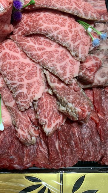 소고기 택배로 선물 받았는데 테두리가 다 갈색의 0번 째 이미지