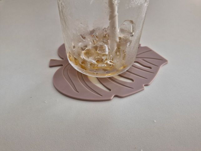 이것은 어떤 원리로 미끄러지지 않는지 궁금합니다.의 0번 째 이미지