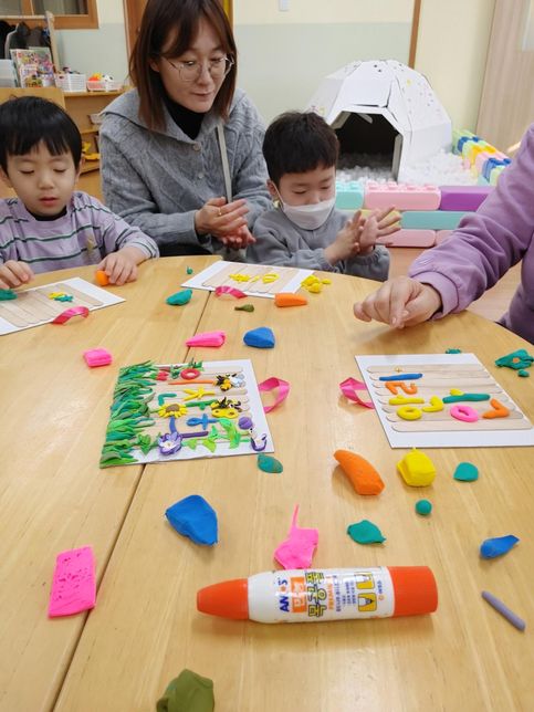 코로나가 터지자 발달장애인들이 더 늘어나서 아이들도 고립감을 느끼고 있나요?의 0번 째 이미지