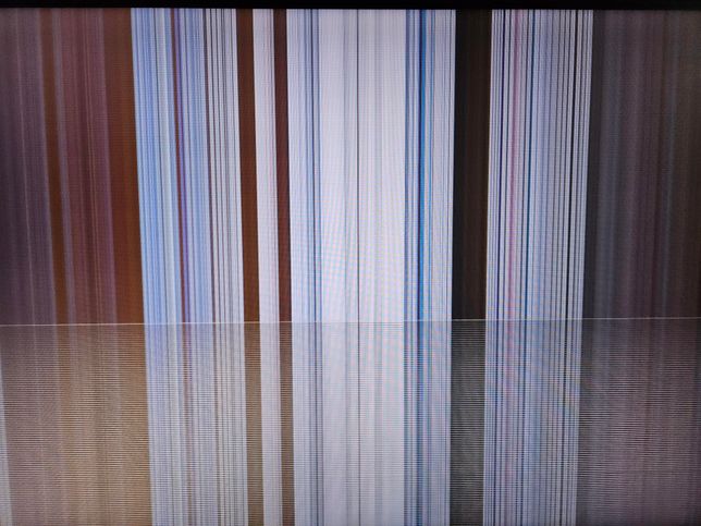 갑자기 컴퓨터화면이 이상해졌어요. 선이그어져있어요.의 0번 째 이미지