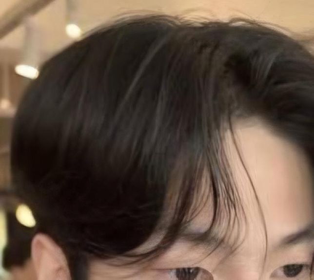 남자 앞머리 씨스루한 텍스쳐 연출 하는법의 2번 째 이미지
