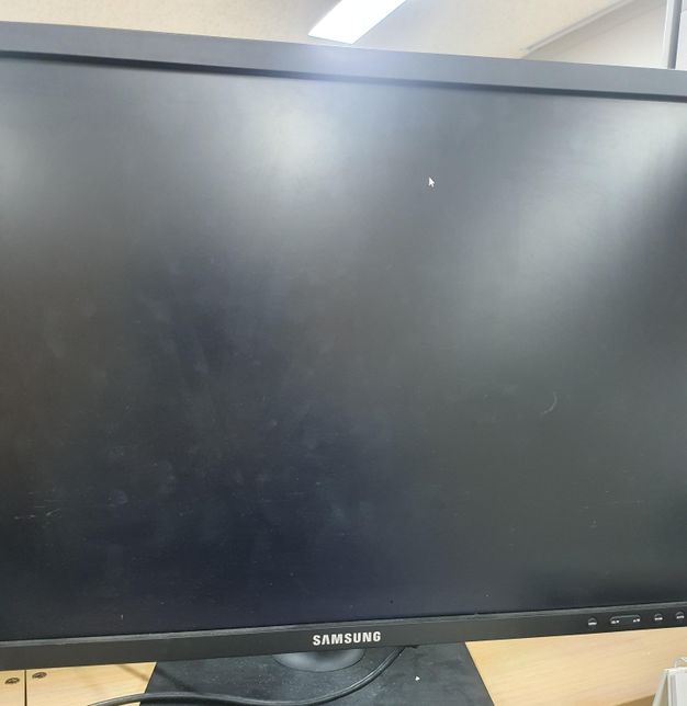 컴퓨터가 안 켜집니다 왜그럴까요 ㅠㅠ의 1번 째 이미지