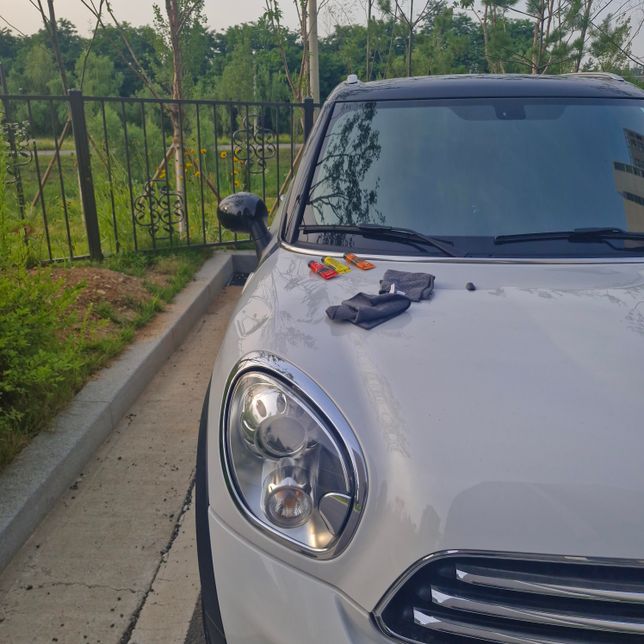 평행주차 연습하다가 긁힘 봐주세요.의 0번 째 이미지