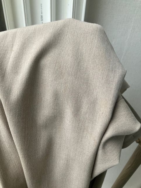 슬랙스가 변색되었습니다. 원인 해결책 궁금합니다.의 1번 째 이미지