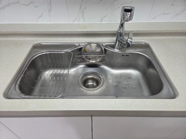 싱크볼 교체하려고 하는데 브라켓 제거 방법의 0번 째 이미지