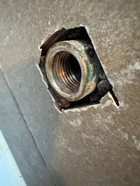 수전 교체하는데 테이프가 자꾸 말려요의 0번 째 이미지