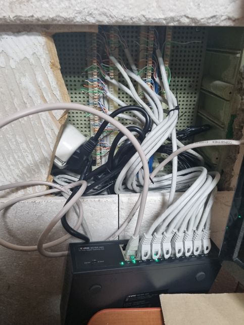 집전화기 전화선 연결하기 위해서 110블럭에 랜선을 어떻게 꽂아야하는지 알려주세요..!!의 1번 째 이미지