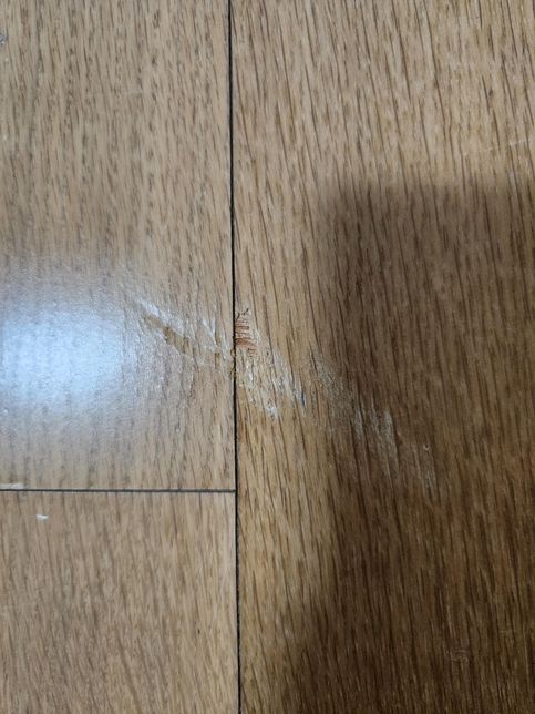 바닥재 보수 할려면 다이소 제품혹은 다른제품 추천해 주세요의 1번 째 이미지