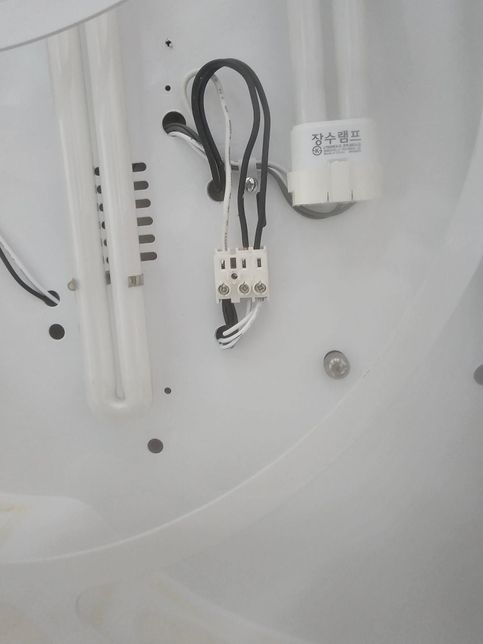 거실등 교체했는데 불이 안들어와요 도와주세요ㅜ의 0번 째 이미지