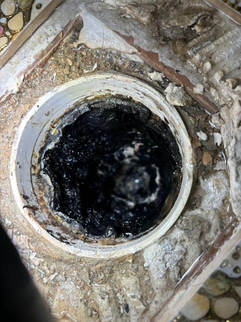 변기 물이 잘 안내려가요 사진 첨부드립니다.의 0번 째 이미지