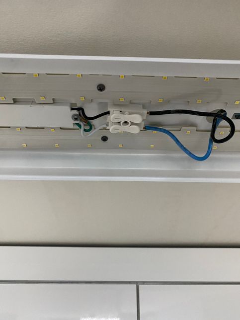 이런 LED조명은 뜯어서 교체밖에 답이 없을까요?의 1번 째 이미지