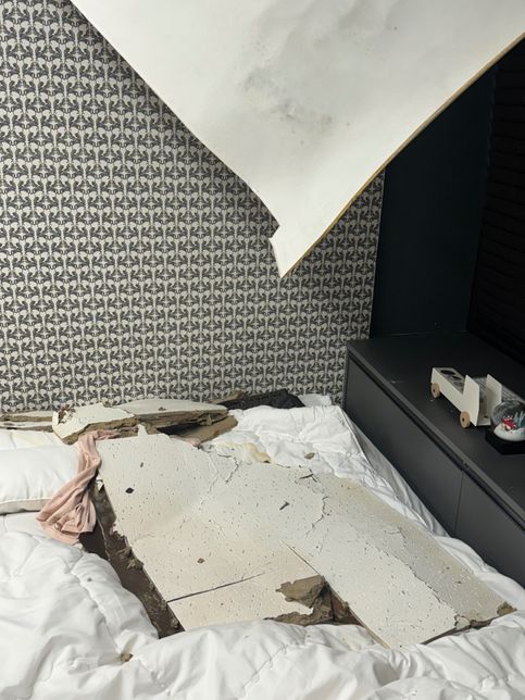 사무용으로 등록된 오피스텔 거주 중에 천장 무너짐의 0번 째 이미지