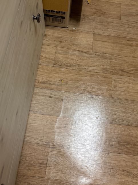 집 바닥,벽 금 많이 가고 사진 처럼 내려가기 시작하네요의 0번 째 이미지