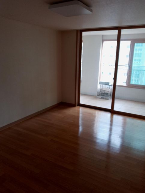 창문형 에어컨 설치 가능한지 봐주세요의 0번 째 이미지