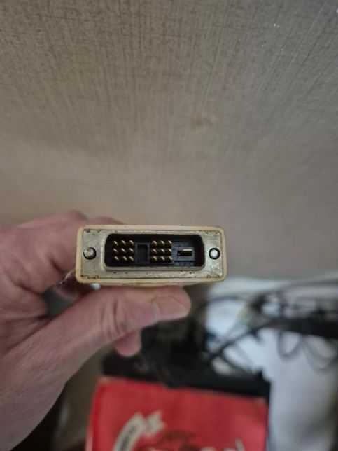 컴퓨터를 새로 샀는데 기존 옛날 모니터랑 연결 선이 달라요의 1번 째 이미지