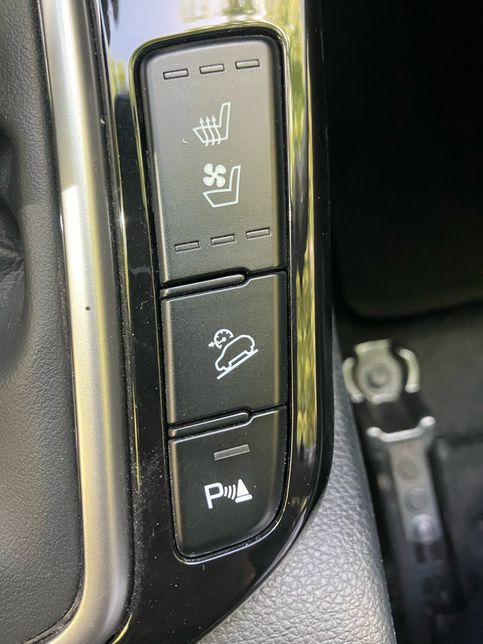 더뉴셀토스에 있는 이 버튼들의 기능이 뭔가요?의 0번 째 이미지