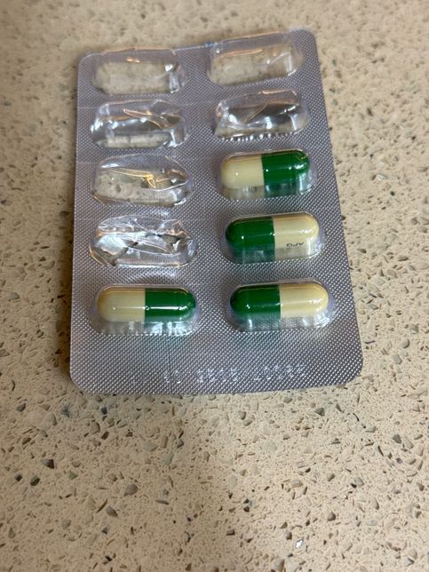 액소도스,판텍큐(목감기),인후프신(은교산) 세개 같이 복용 해도 될까요??의 1번 째 이미지