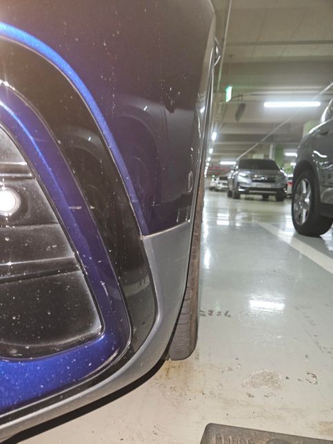 앞범퍼 긁힘 뺑소니 유무 확인 경찰서 신고 예정 블박 기록없어요.의 1번 째 이미지