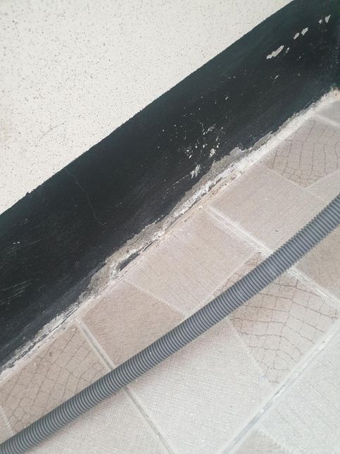 이거 결로인가요 빌라 베란다 입니다 상태좀 봐주세요의 0번 째 이미지