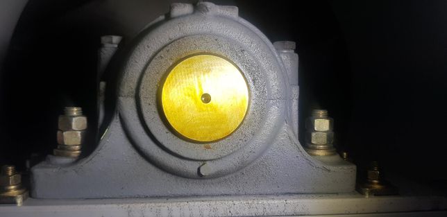 베어링 외관 상 샤프트가 정중앙이 아닌경우가 정상이라 할 수 있나요?의 1번 째 이미지