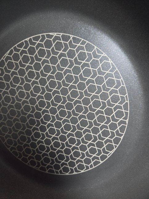 프라이팬 찍힌거 계속 사용해도 되나요?의 0번 째 이미지