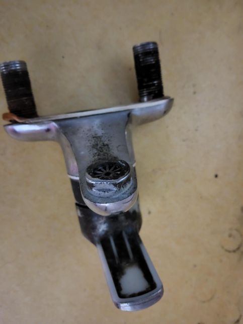 세면대의 수전을 뻇는 호환되는거 어떻게 찾나요 그리고 호수 2개있는데 이호수를 머라고 하나요의 1번 째 이미지