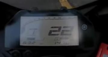 오토바이 계기판 1번 사진 계기판을 2번 사진 계기판으로 바꿀수있나요?의 1번 째 이미지