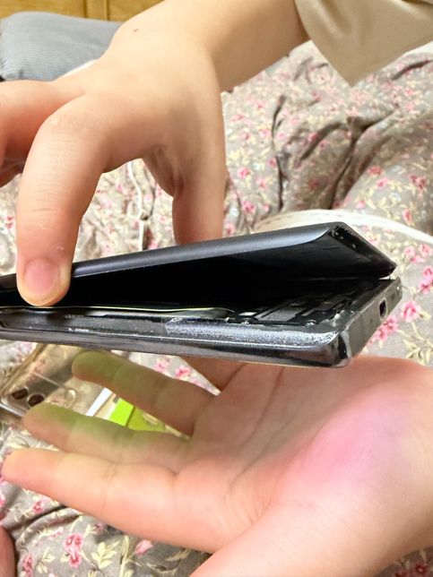 갤럭시 뒷판 들림 당일 수리 가능한가요??의 0번 째 이미지