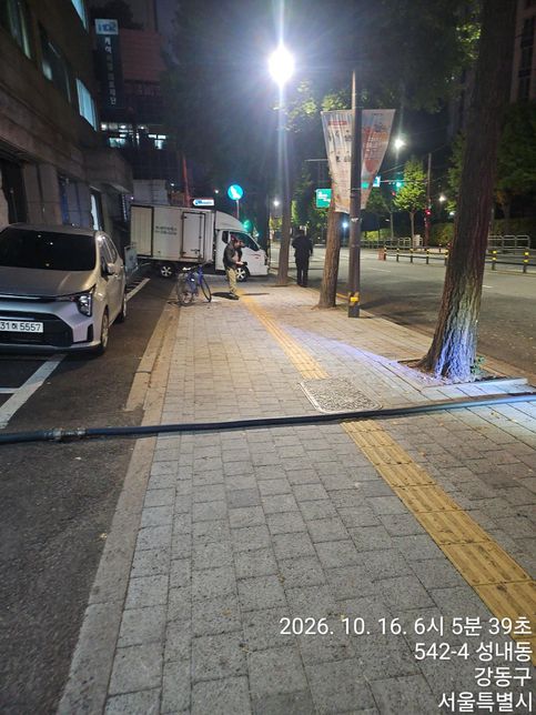 일상배상책임 문의드립니다. 사진과 같이 인도에 호스를 놓았는데 자전거를 타고 가던자가 호스에 걸려 꼬꾸라졌서 이마에 상처가 났습니다.의 0번 째 이미지