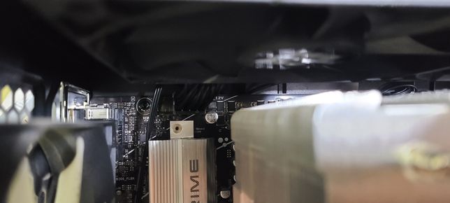 메인보드 보조 전원 케이블이 어떤건가요?의 1번 째 이미지