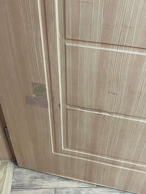 부서진 방문에 테이프 붙히고 페인트해도되나요? 사진있어요의 0번 째 이미지