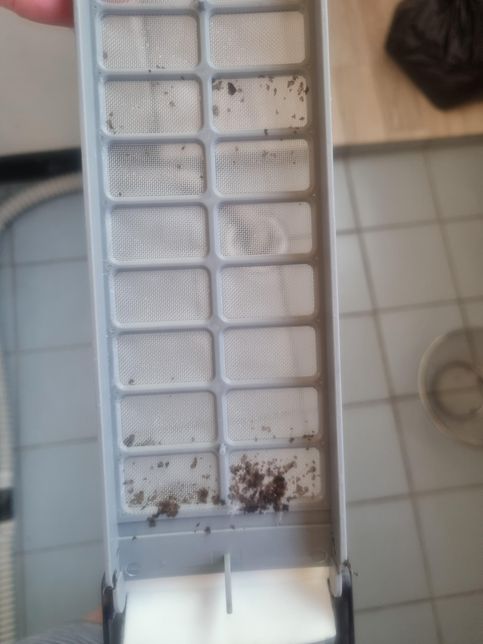 세탁조청소하는데 자꾸검은색물질이나오네요의 0번 째 이미지