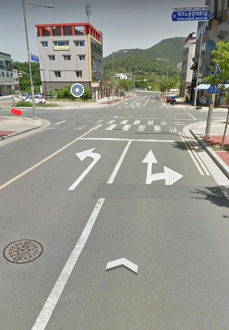 빨간색지점에서 직진이가능한가요?의 0번 째 이미지