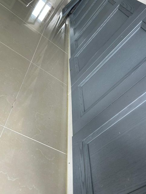 중문 앞에 폴리싱,포세린 타일 시공에 대한 질문의 1번 째 이미지