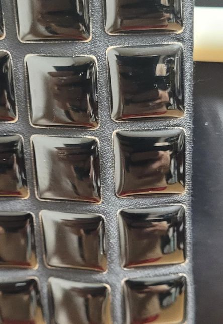 옷에 달린 플라스틱장식 인데요 드라이 크리닝 될까요의 0번 째 이미지