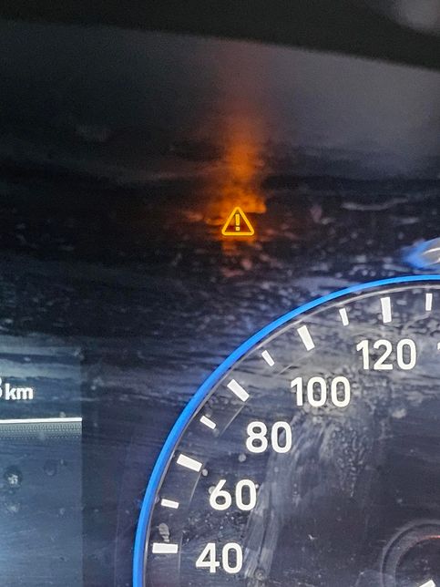 이 자동차 경고등의 의미는 무엇인가요.의 1번 째 이미지