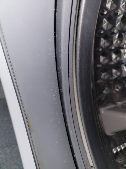 세탁기에서 검은색? 가루가 나와요ㅠㅠ의 3번 째 이미지