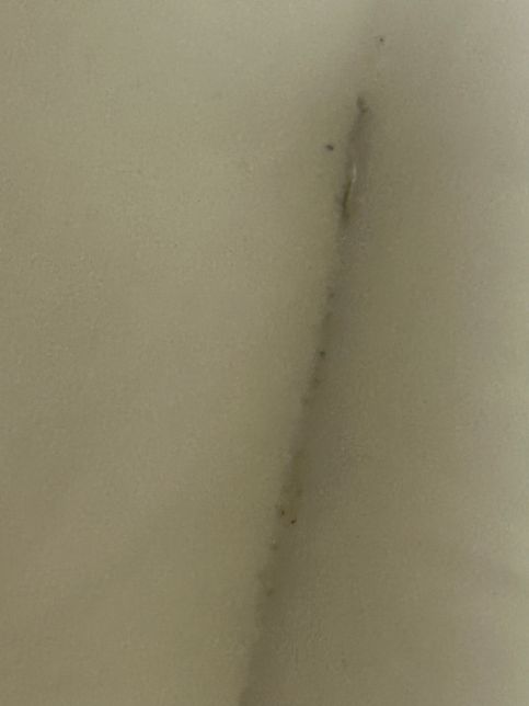 이게 머임 자고 일어나니꺼 안쑤는 베개가 이렇게 돼있는데의 1번 째 이미지