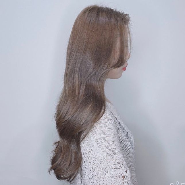 블랙염색한지 2년쯤 되는데 어떤 염색이 가능할까요?의 0번 째 이미지