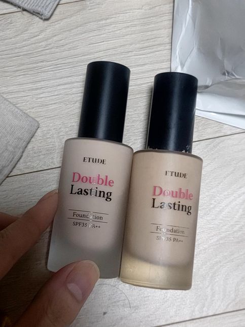 화장품 에뛰드 더블레스팅 파운데이션 색상물어볼께요의 0번 째 이미지