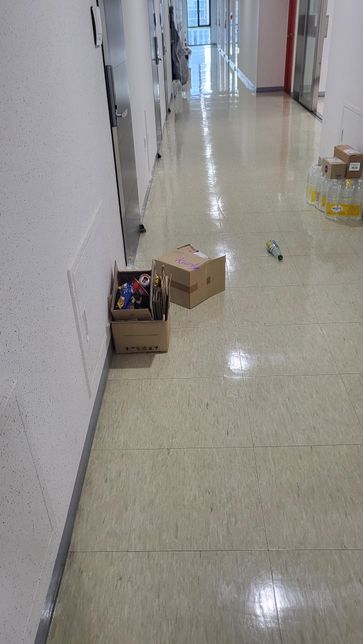 옆집 문앞쓰레기 방치하는데 신고할방법없나요ㅠㅠ의 0번 째 이미지