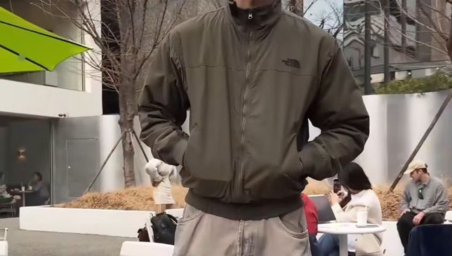 노스페이스 이 옷 이름이 뭔가요????의 0번 째 이미지